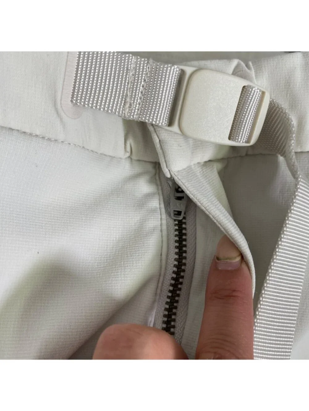 Lululemon Mens Belted Casual Pants Athleisure Neutral Beige Adjustable Belt 32